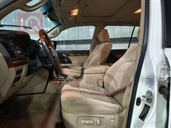 تۆیۆتا لاند کروزەر